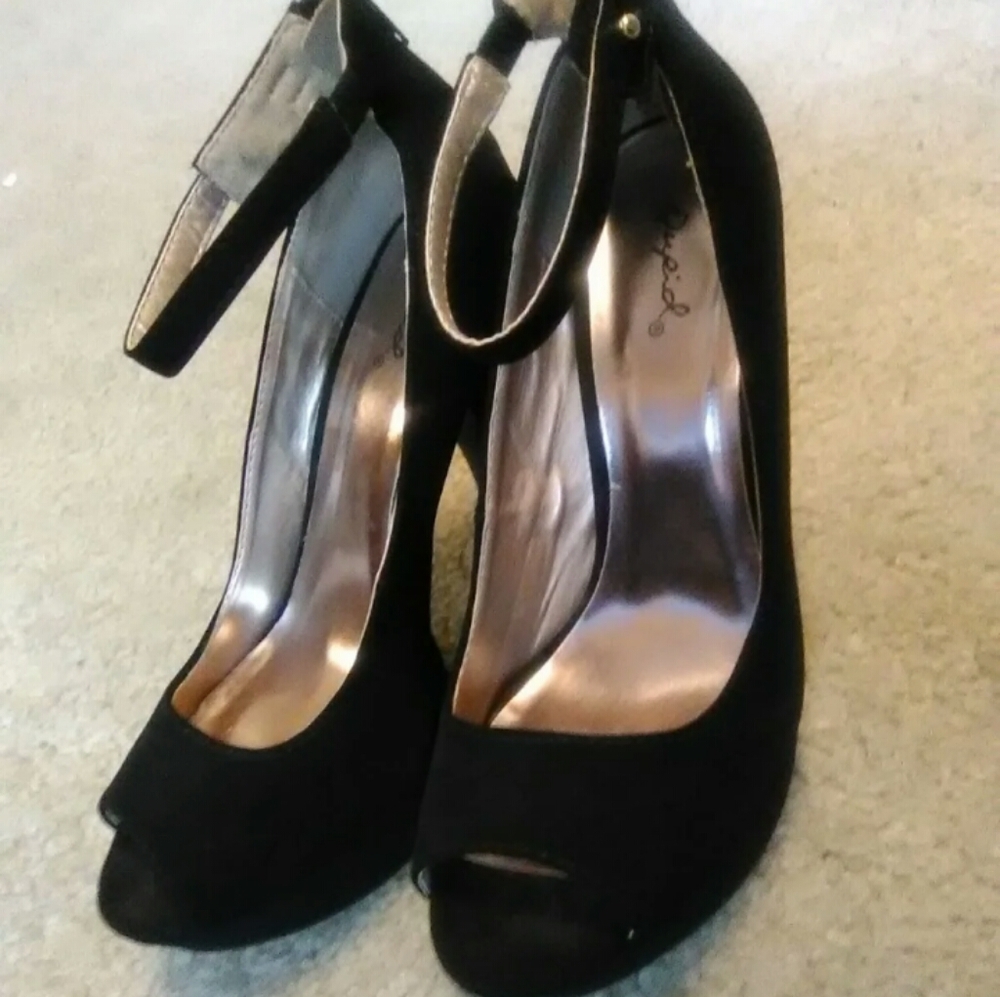 Black Stilettos